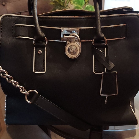 Michael Kors large bag - Picture 1 of 8
